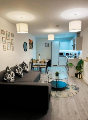 Stylish Madison Apartment with Balcony - FREE Car Parking - Hemel Hempstead Town Centre